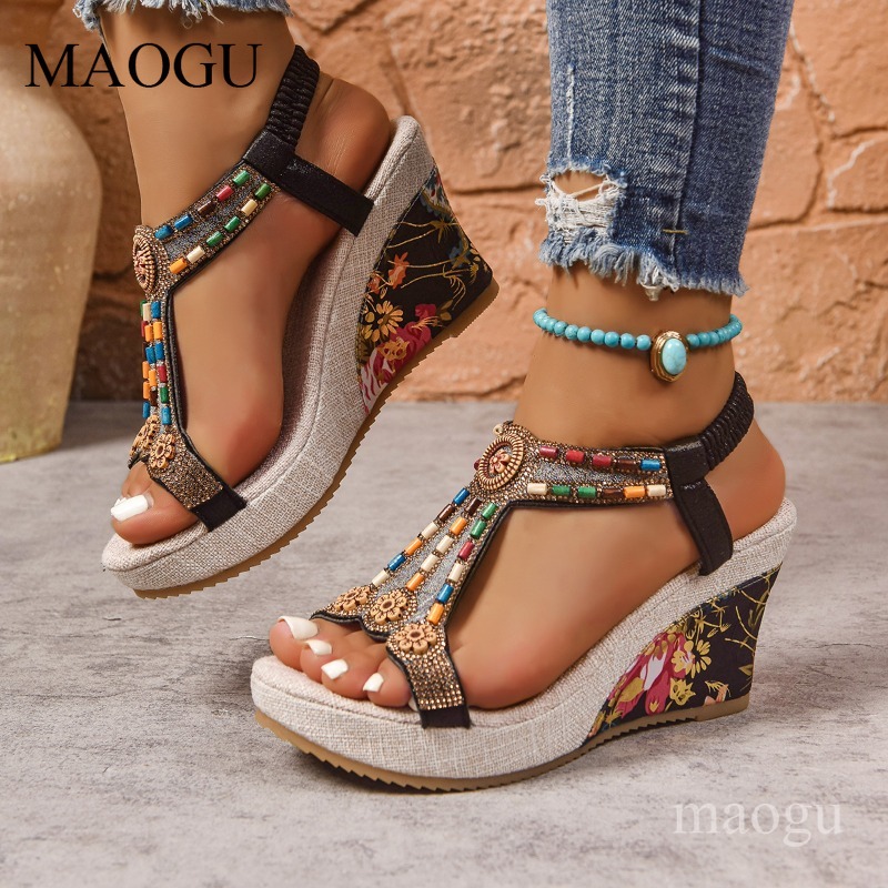 Ethnic Modern Fashion - Женские сандалии на танкетке в стиле