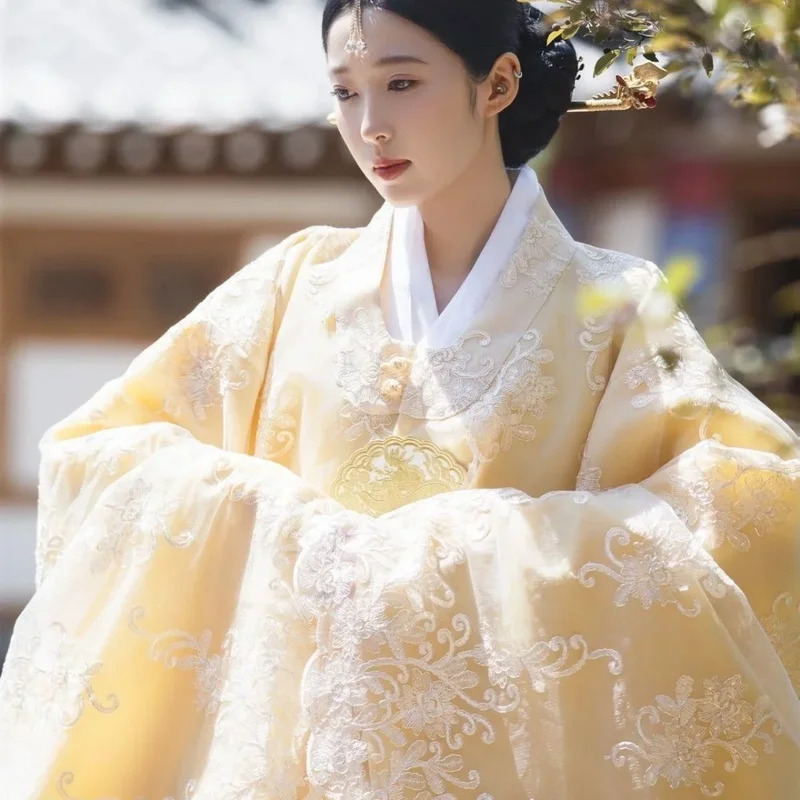 Иглая корейская одежда, женски – обзор и цена Hanbok Modern Set